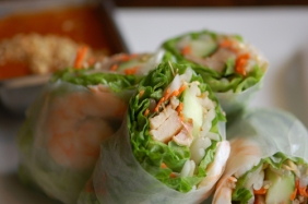 Summer Roll with Peanut Sauce